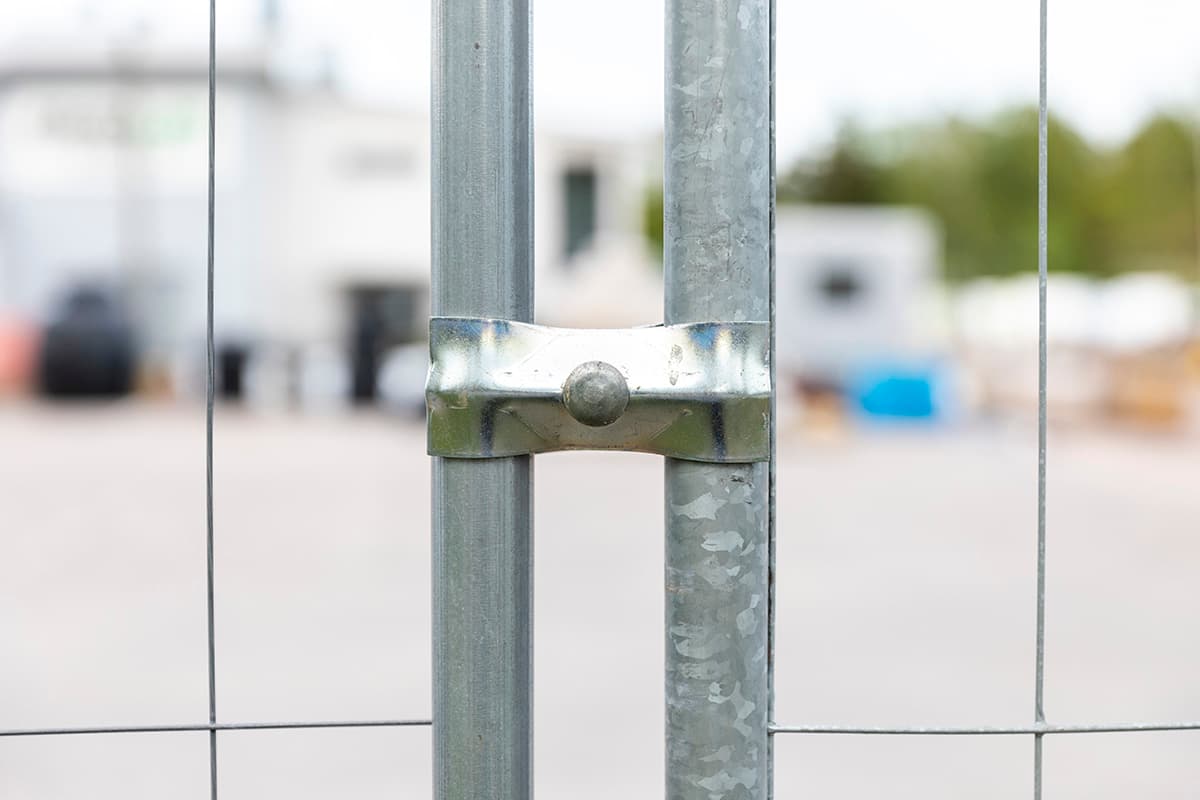 Gesetzliche Anforderungen an Bauzäune